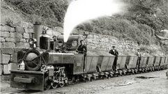 Tren de carb�n con una locomotora Corpet en cabeza