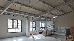 La cubierta del edificio est� concluida, y avanzadas las divisiones interiores
