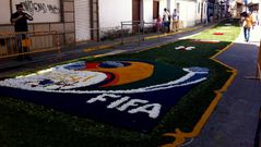 Las im�genes de las alfombras florales del Corpus en Ares