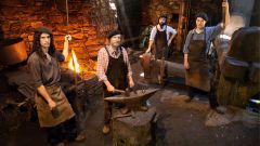 Los herreros de Mazonovo, con Friedrich Bramsteidl �Fritz�, en el centro