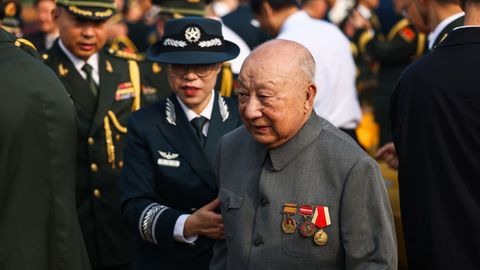 Militares veteranos asisten al homenaje por el 80� aniversario del fin de la Segunda Guerra Mundial en el Pac�fico