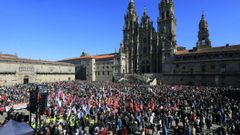 Los manifestantes en la plaza de O Obradoiro