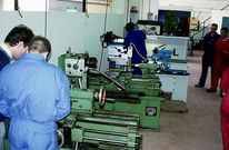 La crisis y la falta de empleo atrae a los alumnos a los ciclos formativos donde aumenta la demanda.