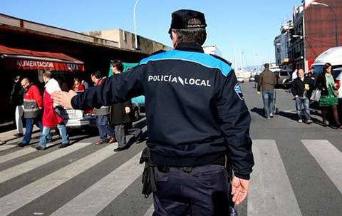 Los polic�as cerraron filas en torno a sus compa�eros y cree que todo se debi� a un error.