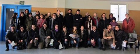 Xiao Varela y Antn Gmez-Reino, edil de la Marea y diputado de En Marea, en una foto publicada en el boletn 2010-2011 de Proxecto Crcere, en el apartado sobre la constitucin de esa plataforma