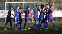 El combinado azul�n al completo celebra la pena m�xima transformada por Mois�s. 