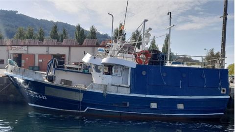 Novo Mar I, pesquero con base oficial en Noia, que al anochecer de 11 de junio del 2026 embarranc� en isla Erbosa, en Cabo Pe�as (Asturias), donde acab� destrozado.