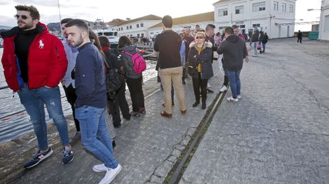 Submarino Tramontana atracado en la Escuela Naval de Mar�n