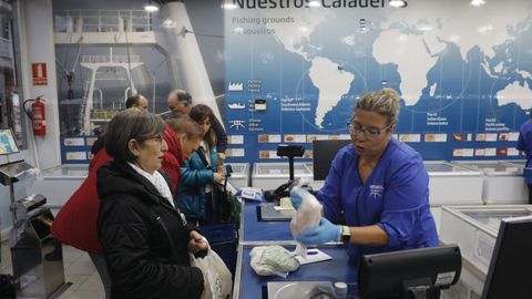 Gran parte del personal que atiende las tiendas de Hiperxel fue rescatado de la anterior etapa