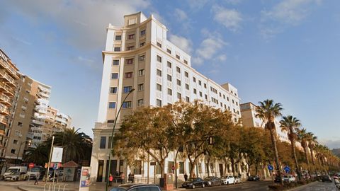 La Casa Sindical de Mlaga, un edificio realizado por Luis Gutirrez Soto en los mismos aos que La Jirafa de Oviedo