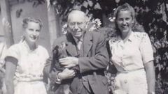 Wilheim Closs, director de la mina de A Silvarosa, y sus hijas, en 1930