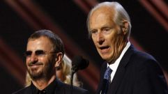 Imagen de archivo de Ringo Starr y el productor George Martin