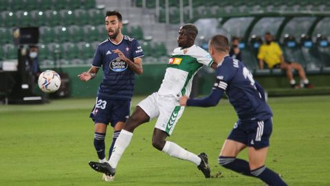 Mfulu, durante un partido contra el Celta, en Primera Divisin