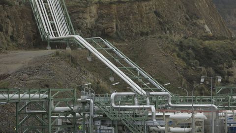Poliducto con las once tuberas que transportarn el crudo y, a partir del 2028, los productos destilados del petrleo entre Langosteira y la refinera de Repsol