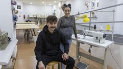 Hadri�n G�mez y Zeltia Mosquera dirigen la escuela de patronaje, corte y confecci�n La Mapache.