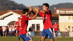 Marru y Dar�o Germil celebran el 0-1 en Villaviciosa