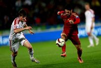 En la fotograf�a, Isco realiza un elegante control durante el partido de clasificaci�n contra Bielorrusia. 