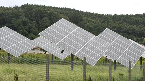 Imagen de archivo de unas placas solares