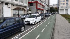 Imagen de un tramo de carril bici en la calle Marqu�s de Ombreiro