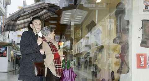 El comercio de Ribadeo ampliar� notablemente este mes las horas de atenci�n al p�blico.