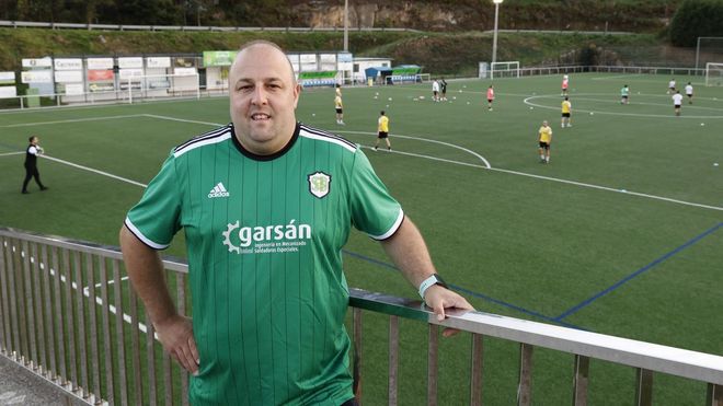 Adri�n Marrube, nos campos anexos ao estadio da Marosa.