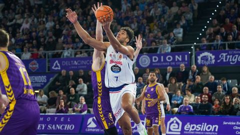 Dos Anjos, en el partido de la primera vuelta que el Obradoiro gan� en Palencia.