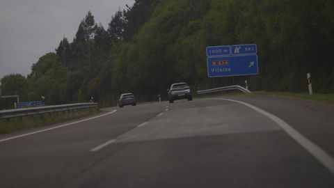 Firme deteriorado de la A-8 en Galicia
