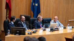 El alcalde de Mux�a, Javier Sar, a la derecha de la imagen