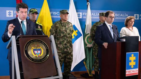 El ministro de Defensa de Colombia, Diego Molano, y el fiscal general, Francisco Barbosa, en la rueda de prensa de hoy