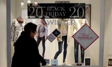Las bajas ventas provocan la p�rdida de puestos de trabajo en el comercio, y los descuentos. 