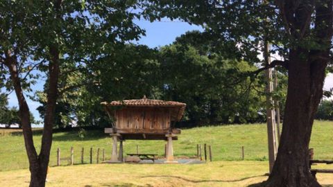 El Mortorio, pueblo hotelero en venta en el centro de Asturias
