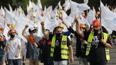 Los trabajadores de Alcoa San Cibrao retoman las mobilizaciones con una marcha