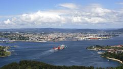 Vista de tr�fico mar�timo en la r�a de Ferrol 