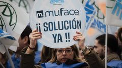 Una mujer participa en la concentracin frente a la sede central de Muface del pasado 22 de enero