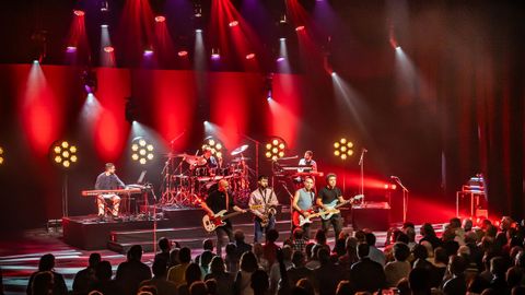 Brothers in Band en una actuaci�n.