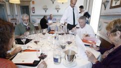 Catadores en el concurso oficial de la denominaci�n de origen, en una imagen de archivo