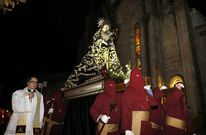 <span lang= es-es >Vimianzo</span>. La Semana Santa de Soneira ha ganado mucho peso (en la imagen, procesi�n, ayer). 