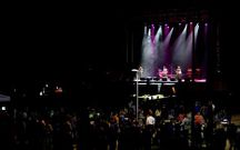 El p�blico respondi� en la primera jornada de conciertos programados en el Novomesoifest.