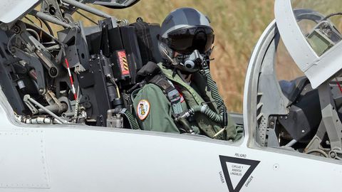 La princesa Leonor de Borb�n, durante su visita a la Base A�rea de Los Llanos en Albacete