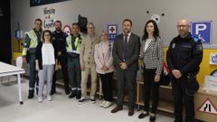 En el colegio Salesianos se celebr� una actividad de educaci�n vial en la que se homenaje�, por su pr�xima jubilaci�n, a Sinda Aguiar, la que ha sido coordinadora de la materia en la DGT de Ourense en las �ltimas dos d�cadas.