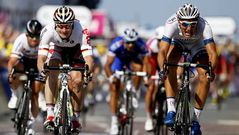 Kittel, a la derecha, vencedor de la etapa