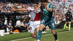 El jugador del Celta Jones El-Abdellaoui, durante el partido frente al Alav�s.