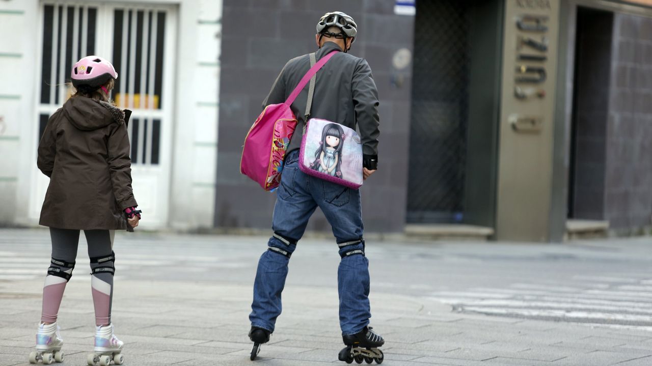 Las ayudas autonómicas para fomentar que sean los hombres los que reduzcan jornada para cuidado de hijos pueden pedirse desde este sábado
