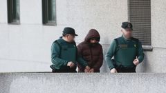 Carlos Vzquez, en enero del 2024, llegando detenido a los juzgados de Lugo
