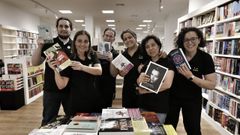 El equipo de la librer�a Nobel Internacional, en la nueva tienda de Santo Domingo