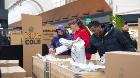 La propuesta que acoge Marineda City permitir� a los clientes hacerse, por menos de tres euros, con un paquete sorpresa