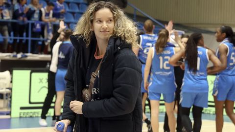 Erjavec con muletas tras romperse el cruzado.