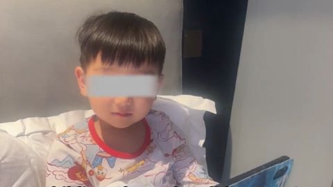 Uno de los ni�os que ha participado en un ensayo con una terapia g�nica que le ha permitido recuperar la audici�n