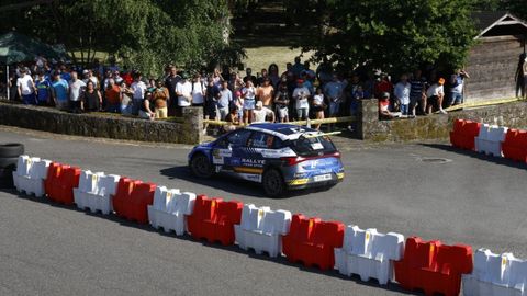 El Rali de Ourense ya est� en marcha.La primera especial depar� una dura batalla y gran ambiente en Amoeiro