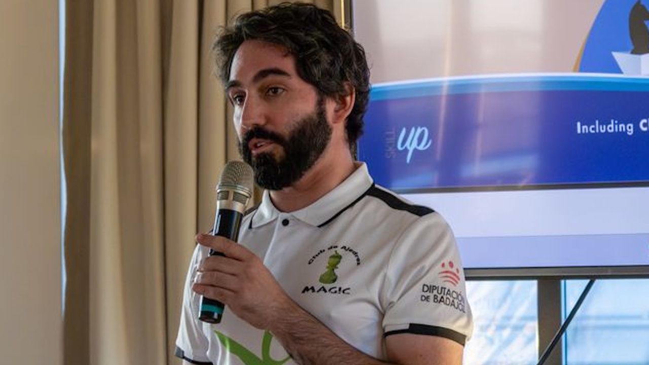 Rodrigo Barbeito, ajedrecista y sociólogo gallego: jaque mate a la exclusión social